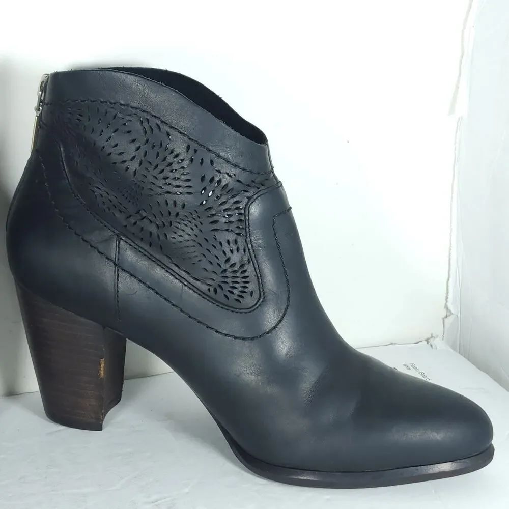UGG Women's Charlotte US8,5 Black Leather Perforated Heeled Ankle Booties Boots - Picture 6 of 16